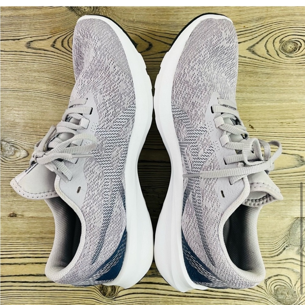 ASICS shoes 9